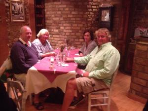 Hyggelig middag på restauranten "i trappa" i gamlebyen i Korfu, Med Jon G og familie ;-)